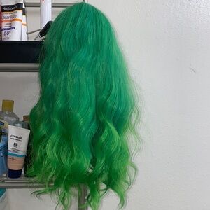 Green wig